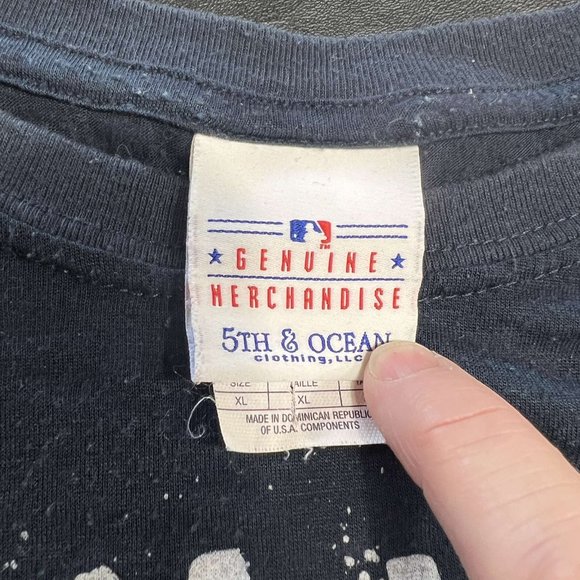 New York Yankees Logo T-Shirt - Picture 2 of 3